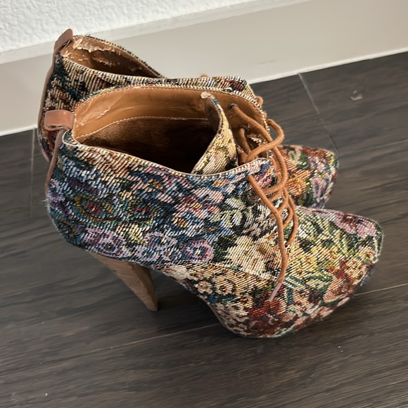 Aldo Booties - Picture 4 of 8